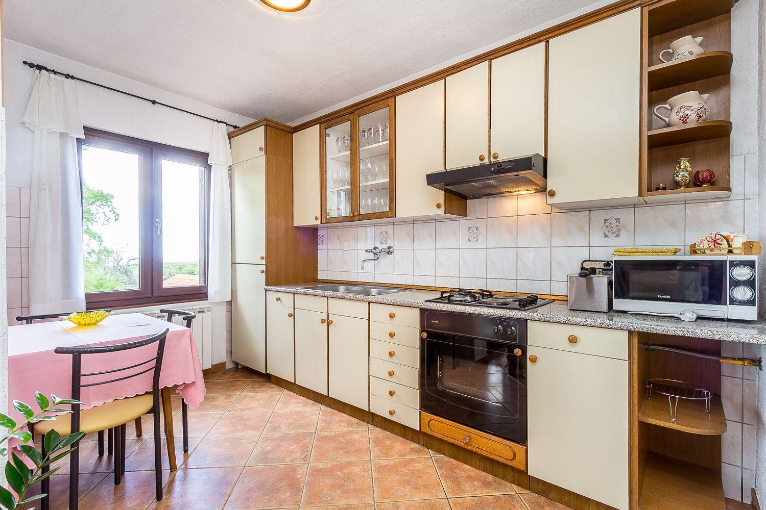 Ferienwohnung Mit Wlan, Klima, Parkplatz, Grill Und Grossem Garten Zum Fussball Spielen Gajana Exterior foto