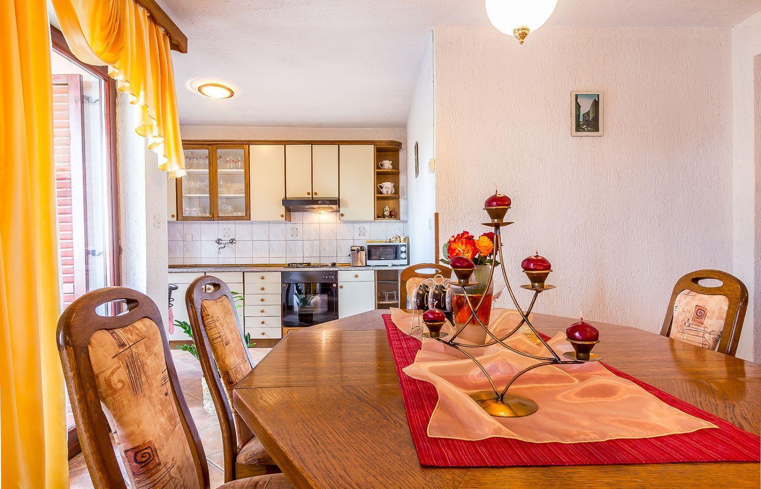 Ferienwohnung Mit Wlan, Klima, Parkplatz, Grill Und Grossem Garten Zum Fussball Spielen Gajana Exterior foto