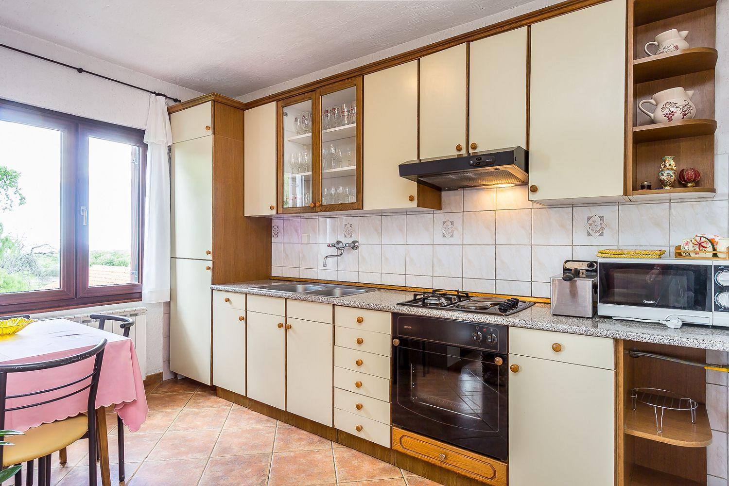 Ferienwohnung Mit Wlan, Klima, Parkplatz, Grill Und Grossem Garten Zum Fussball Spielen Gajana Exterior foto